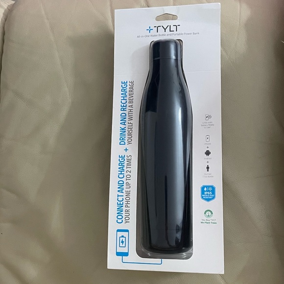 TYLT Power Water Bottle with Portable Power Bank Base in Black - Picture 5 of 6